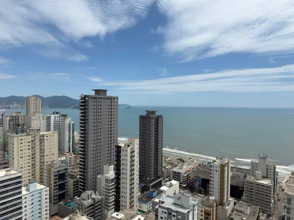 APARTAMENTO À VENDA EM ITAPEMA SC