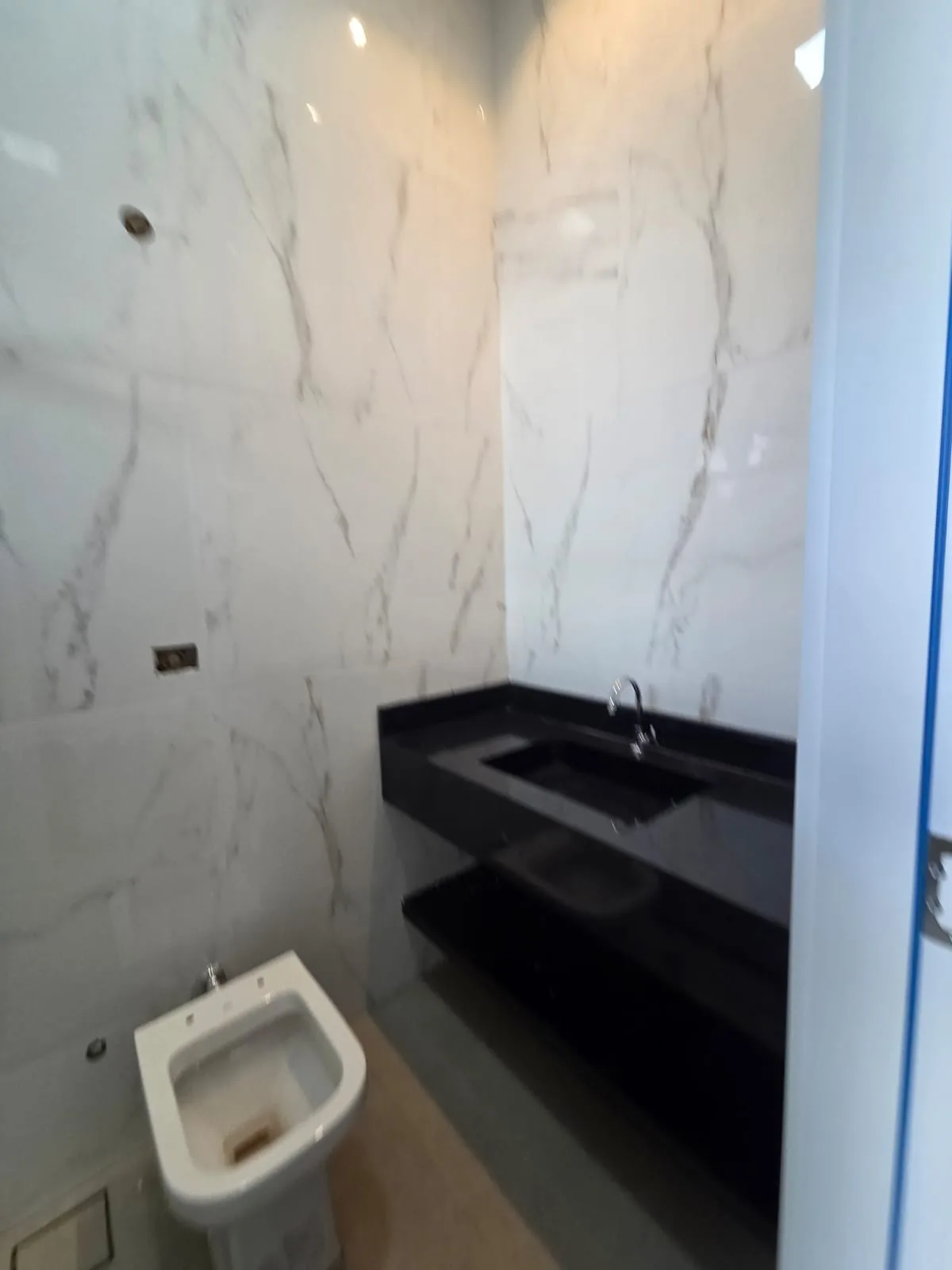 VENDA | CASA NO BAIRRO SAGRADA FAMÍLIA — foto 2