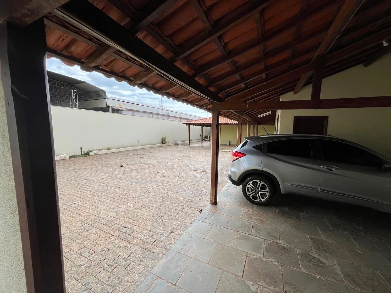 CASA DISPONÍVEL PARA VENDA NO CENTRO EM RONDONÓPOLIS! — foto 5