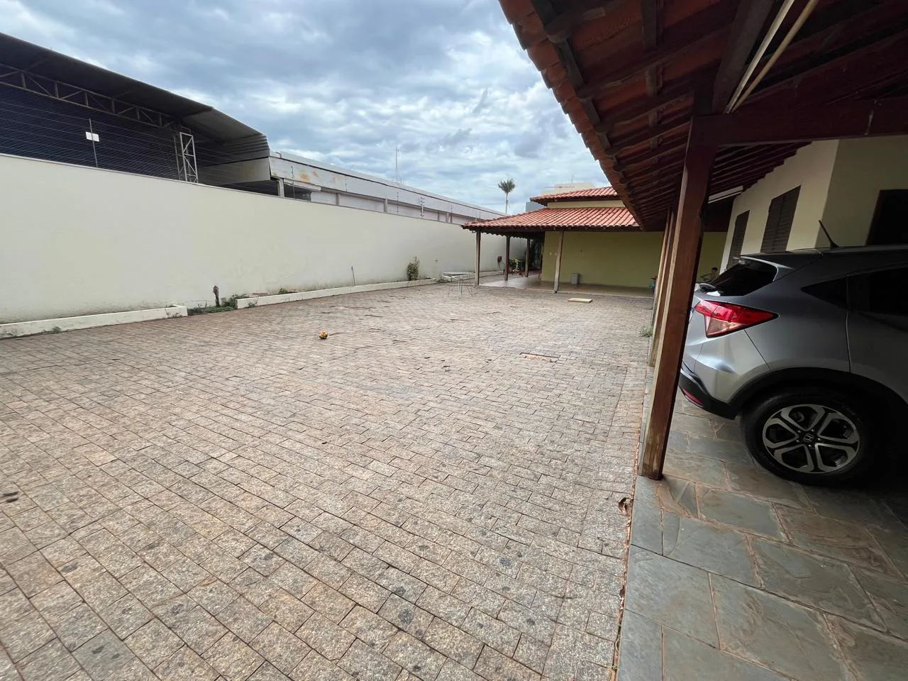 CASA DISPONÍVEL PARA VENDA NO CENTRO EM RONDONÓPOLIS! — foto 11