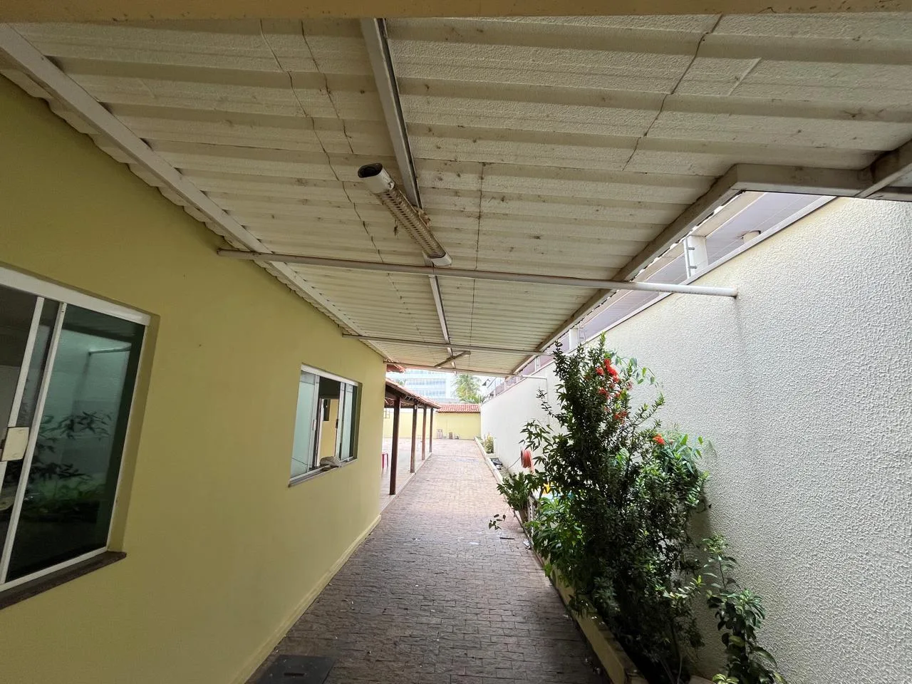 CASA DISPONÍVEL PARA VENDA NO CENTRO EM RONDONÓPOLIS! — foto 35