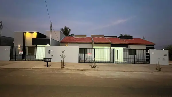 Casa no Parque Universitário (Próx. a E.E. Prof. Amélia)-Rondonópolis/MT