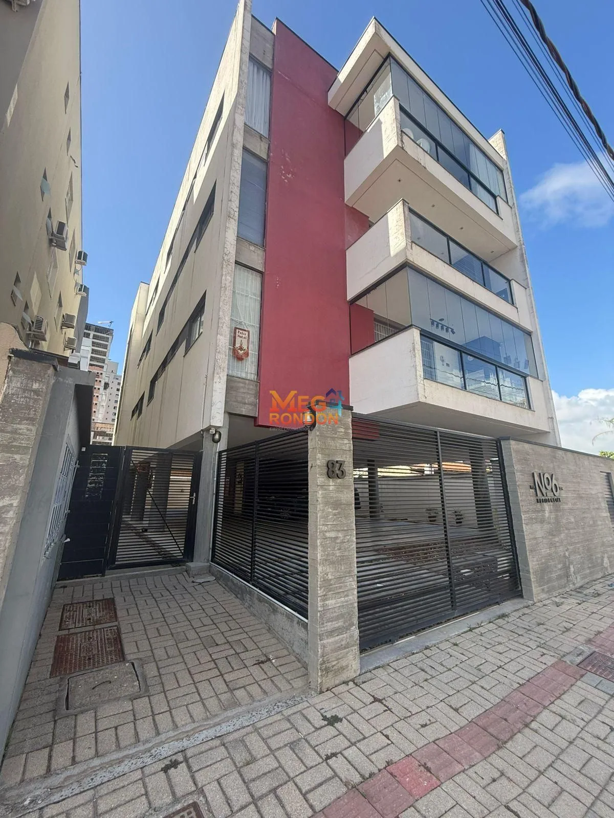 APARTAMENTO À VENDA BAIRRO ITACOLOMI BALNEÁRIO PIÇARRAS SANTA CATARINA — foto principal
